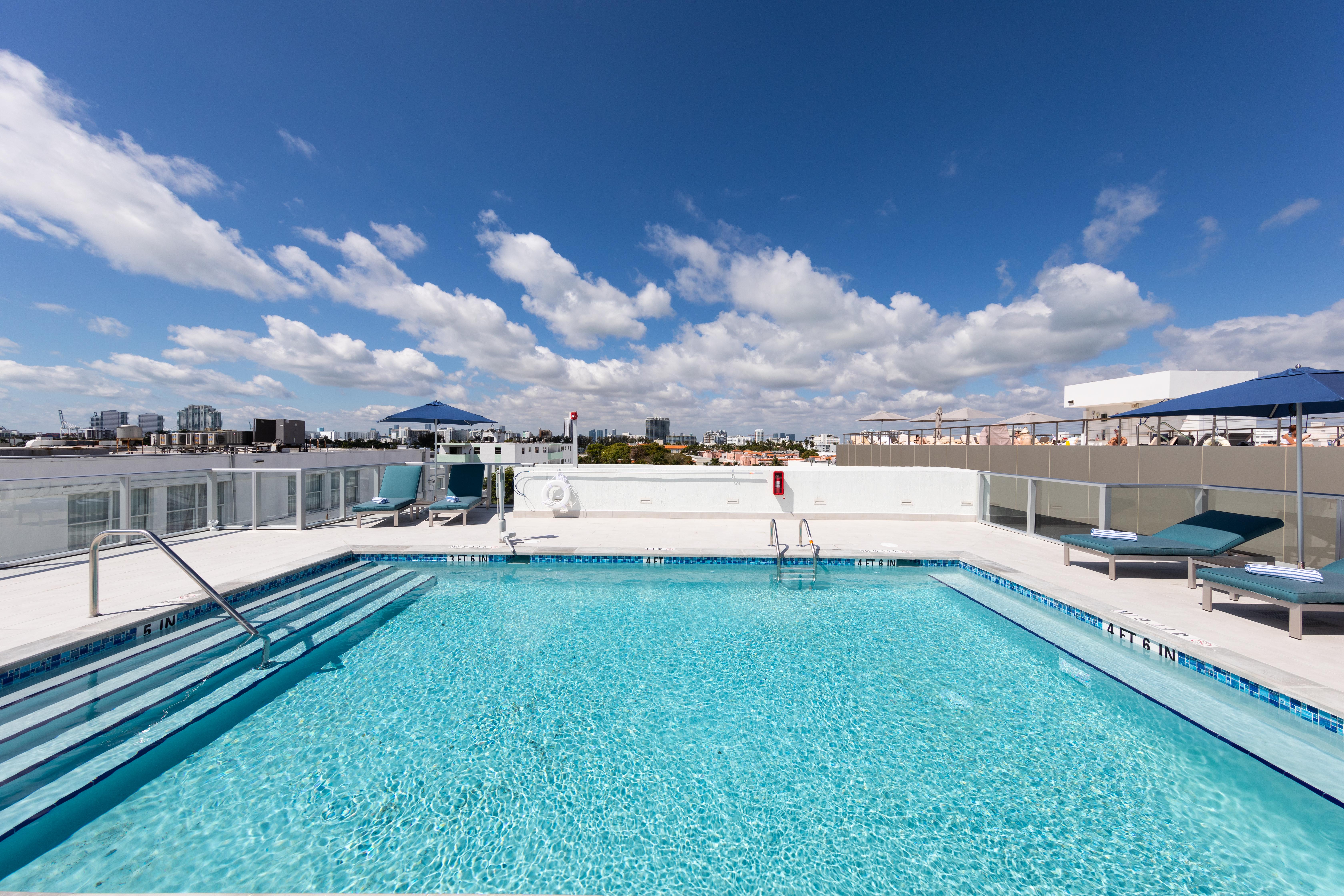 Penguin Hotel Miami Beach Exterior photo