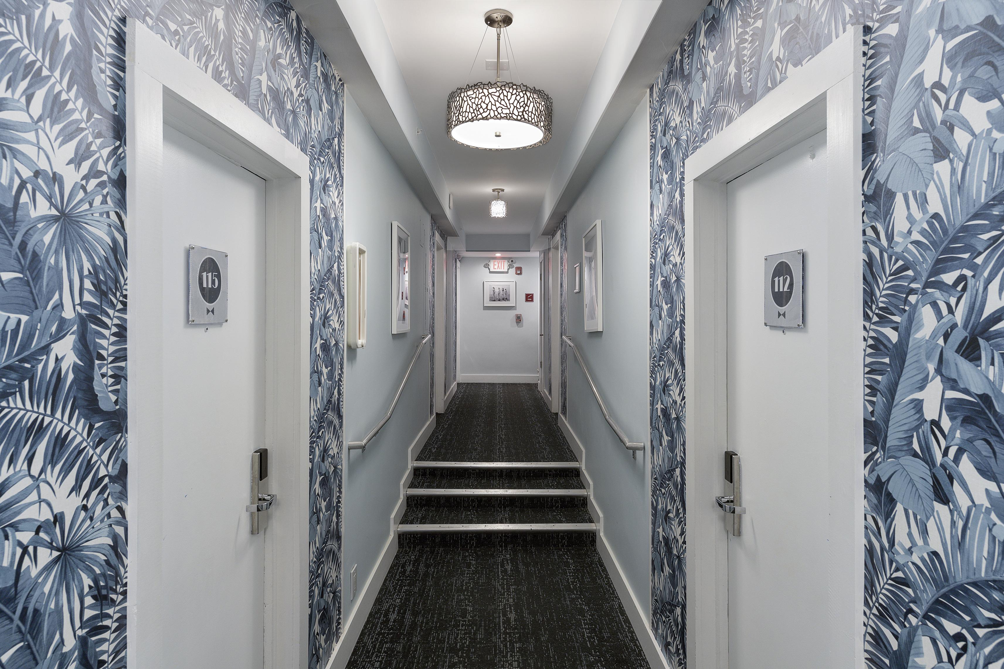Penguin Hotel Miami Beach Exterior photo