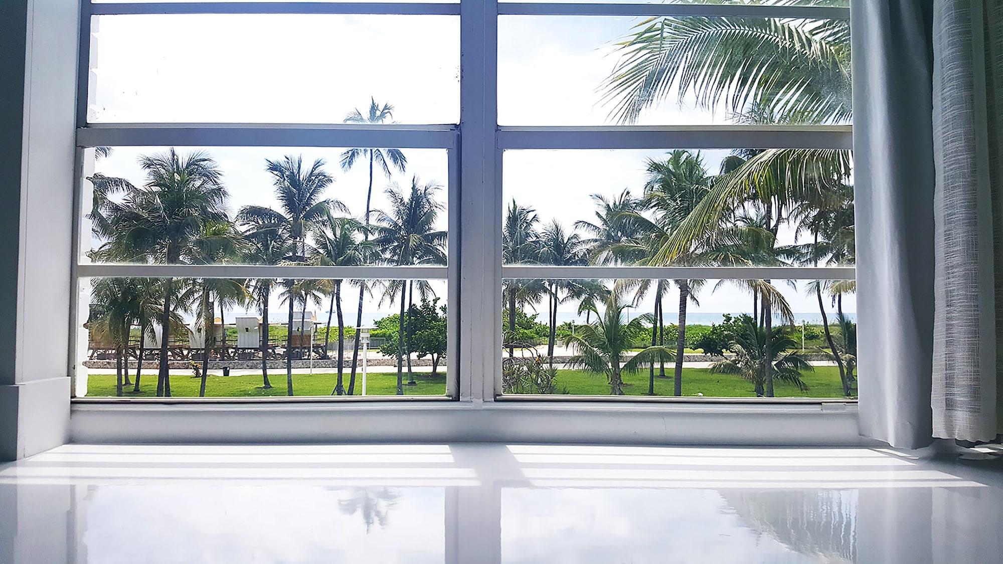 Penguin Hotel Miami Beach Exterior photo